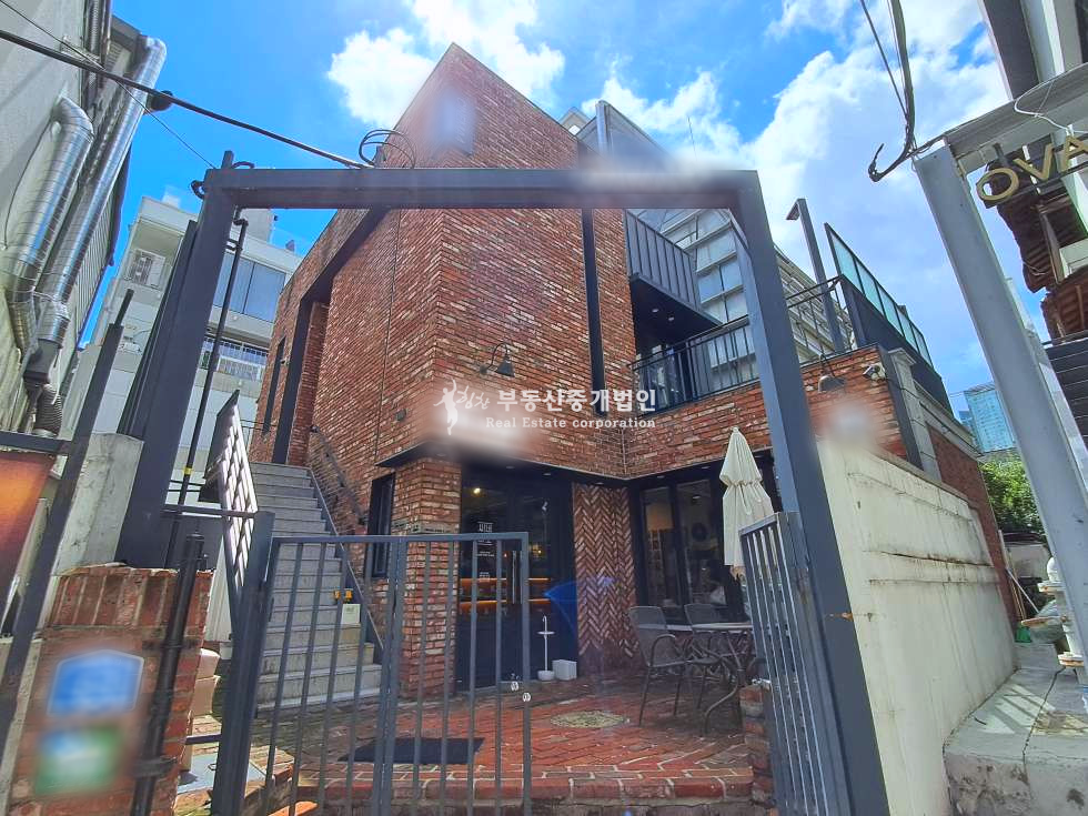 서울 마포구 서교동 유니크한 분위기의 감성 좋은 감각적인 건물 매매 매물번호 12975 사진 1